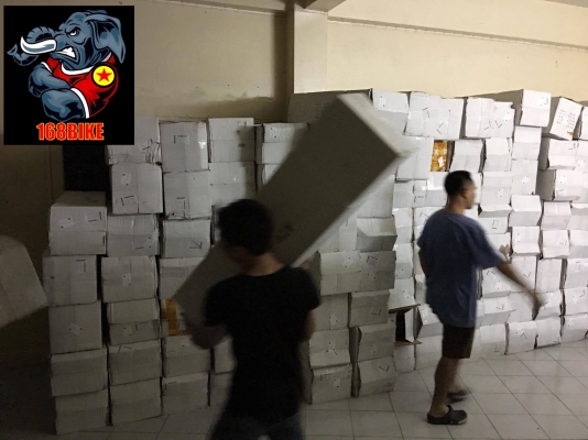 บันไดอลูมิเนียมสำหรับนำมอเตอร์ไซค์ขึ้นรถกระบะเพื่อขนย้าย2,500บ.