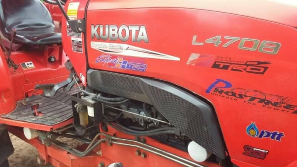 ขายรถไถ L4708 สภาพสวยทำงาน1พัน ชม.อุปกรณ์ใบดันหน้า ผานหลัง เอกสารเล่มทะเบียนครบ