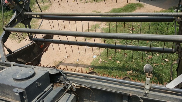 ขายรถเกี่ยวข้าวคูโบต้า95GMพลัสปี55 ทำงาน1621 ชม. พร้อมรถลากสาลี่เทรลเลอร์ เอกสารเล่มทะเบียนครบ