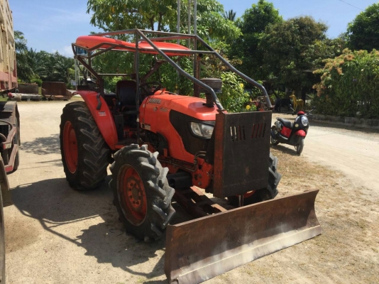 รถไถ KUBOTA 7040  ,  2 เพลา.  ,  ( รถทำงาน 8,xxx ชม. )       สนใจติดต่อ  081 - 6079515
