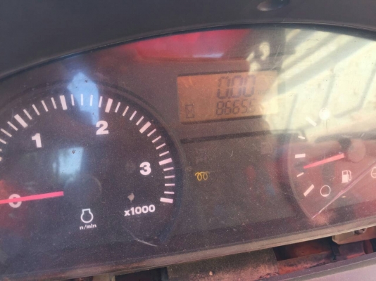 รถไถ KUBOTA 7040  ,  2 เพลา.  ,  ( รถทำงาน 8,xxx ชม. )       สนใจติดต่อ  081 - 6079515