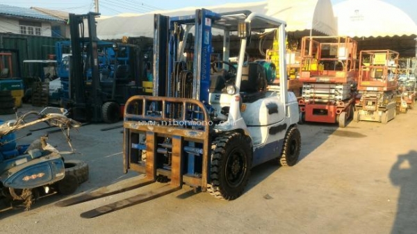 รถยก รหัสสินค้า 81004705 TOYOTA รุ่น 02-7FG28 ติดต่อ 081-8283376  www.nihonmono.com