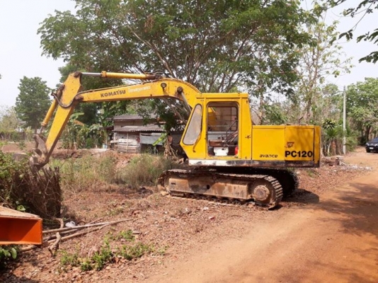 KOMATSU PC100-2