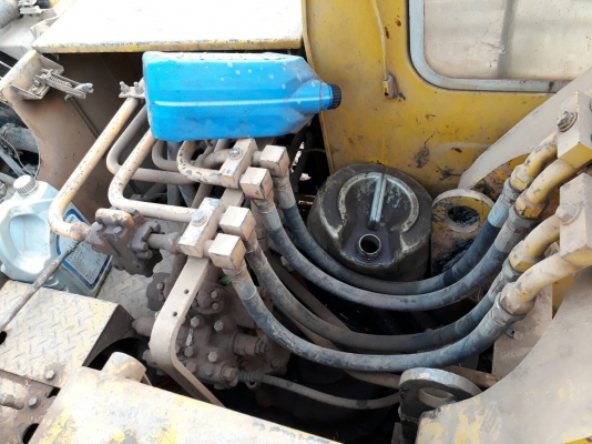 KOMATSU PC100-2