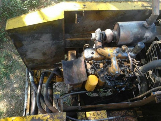 KOMATSU PC100-2