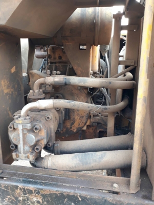 KOMATSU PC100-2