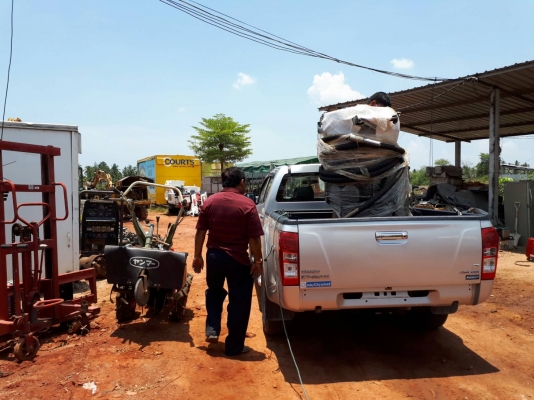 tractor-backhoe ส่งถังพ่นทราย ขนาดใหญ่ ไปแหลมฉบัง ชลบุรี ครับ tractor-backhoe ส่งถังพ่นทราย ขนาดใหญ่ ไปแหลมฉบัง ชลบุรี ครับ