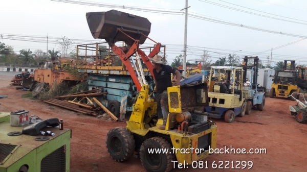 ขาย รถตักล้อยาง 4 WD เก่านอกแท้ KOMATSU SK07 ยกสูง 3 เมตร เครื่องดีเซล ขาย รถตักล้อยาง 4 WD เก่านอกแท้ KOMATSU SK07 ยกสูง 3 เมตร เครื่องดีเซล
