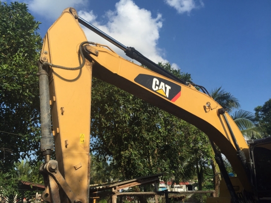 ขายรถแบคโฮ CATERPILLAR 320DEFAL ของJAPAN ทำงาน 5440ชั้วโมง สนใจโทร 081-970-1072