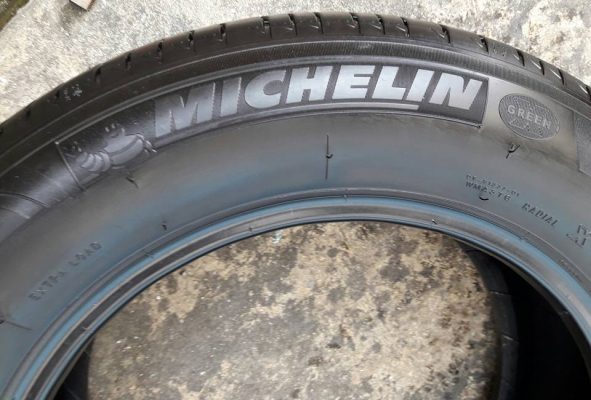 ยาง MICHELIN รุ่น PRIMACY.3ST 215 60R16 สัปดาห์ที่40ปี2015 ลงพื้นปลายปี2015 สภาพสวยมากๆ ดอกยางเต็มๆคุ้มสุดใช้อีกยาวๆไม่แพง ยาง MICHELIN รุ่น PRIMACY.3ST 215 60R16 สัปดาห์ที่40ปี2015 ลงพื้นปลายปี2015 สภาพสวยมากๆ ดอกยางเต็มๆคุ้มสุดใช้อีกยาวๆไม่แพง