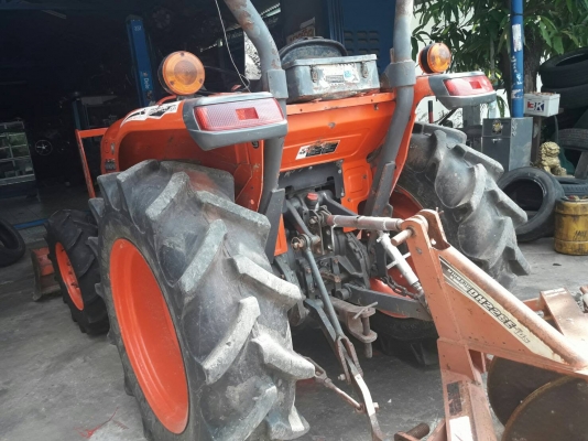 รถไถ 36 แรงปี  53 อุปกร 2 อย่าง   ซ. ม  2000   นิด ฯฯ  ราคาเบาฯฯ  255000  บาท  วันทูคอล 098 668-3479 dtac 094 283-9369 สิทธิ์ คับ