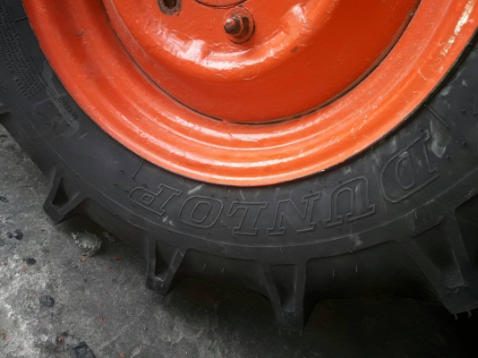 รถไถ 36 แรงปี  53 อุปกร 2 อย่าง   ซ. ม  2000   นิด ฯฯ  ราคาเบาฯฯ  255000  บาท  วันทูคอล 098 668-3479 dtac 094 283-9369 สิทธิ์ คับ