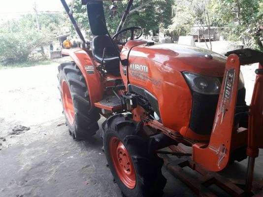 รถไถ 36 แรงปี  53 อุปกร 2 อย่าง   ซ. ม  2000   นิด ฯฯ  ราคาเบาฯฯ  255000  บาท  วันทูคอล 098 668-3479 dtac 094 283-9369 สิทธิ์ คับ