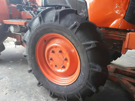 รถไถ 36 แรงปี  53 อุปกร 2 อย่าง   ซ. ม  2000   นิด ฯฯ  ราคาเบาฯฯ  255000  บาท  วันทูคอล 098 668-3479 dtac 094 283-9369 สิทธิ์ คับ