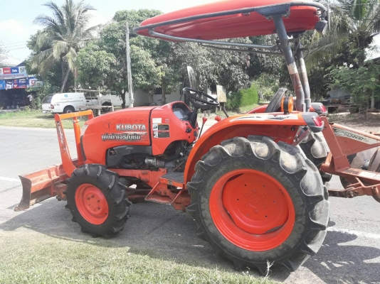 รถไถ 36 แรงปี  53 อุปกร 2 อย่าง   ซ. ม  2000   นิด ฯฯ  ราคาเบาฯฯ  255000  บาท  วันทูคอล 098 668-3479 dtac 094 283-9369 สิทธิ์ คับ