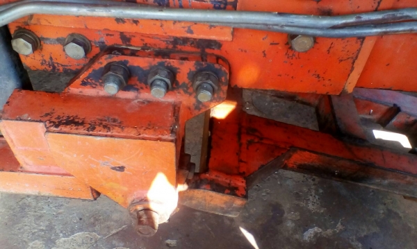 รถไถ M 70 ปี 51 มีอุปกร ผานหน้า + ผานหลัง เล่มทะเบียน พร้อม ขายด่วน 350000 บาท  ดูรถที จ.ศรีสะเกษ วันทูคอล 098 668-3479 dtac 094 283-9369 สิทธิ์ คับ