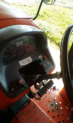 รถไถ M 70 ปี 51 มีอุปกร ผานหน้า + ผานหลัง เล่มทะเบียน พร้อม ขายด่วน 350000 บาท  ดูรถที จ.ศรีสะเกษ วันทูคอล 098 668-3479 dtac 094 283-9369 สิทธิ์ คับ