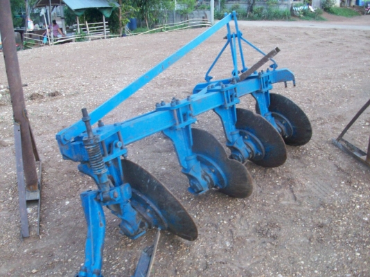 ขายหาง 4 ฟอร์ด สภาพสวยพร้อมใช้งาน ขายหาง 4 ฟอร์ด สภาพสวยพร้อมใช้งาน