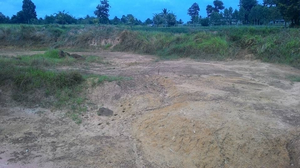 ขายดินลูกรังที่ดินมีโฉนด