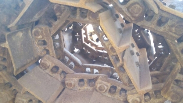 ขายโซ่พร้อมแผ่น รถแทรกเตอร์ D-5 และ D-50 ตีนไก่แผ่นยาว 50 ซม.สภาพสวยมาก ตามรูปครับ