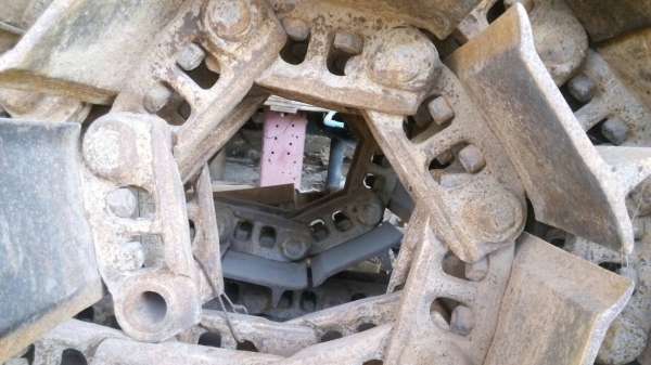 ขายโซ่พร้อมแผ่น รถแทรกเตอร์ D-5 และ D-50 ตีนไก่แผ่นยาว 50 ซม.สภาพสวยมาก ตามรูปครับ