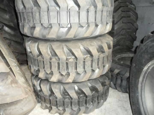 ยางหล่อ มีหลายขนาด ครับ