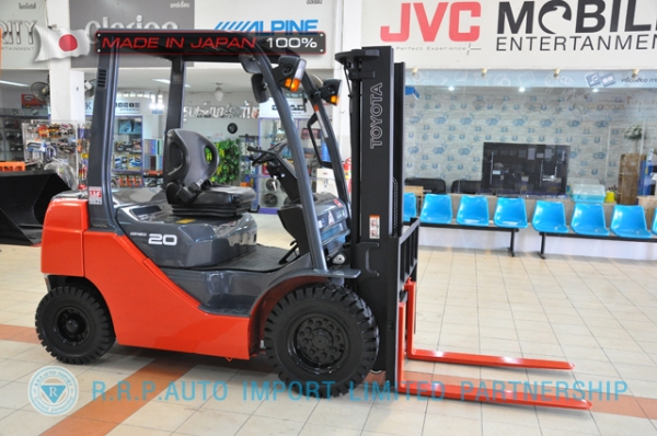 ขายรถโฟล์คลิฟท์มือสอง TOYOTA รุ่น 8FD20-12626 นำเข้าจากประเทศญี่ปุ่น 100\% ไม่เคยใช้งานในไทย