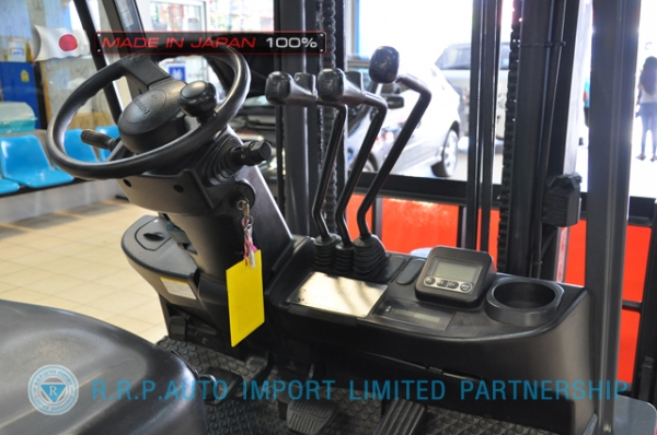 ขายรถโฟล์คลิฟท์มือสอง TOYOTA รุ่น 8FD20-12626 นำเข้าจากประเทศญี่ปุ่น 100\% ไม่เคยใช้งานในไทย