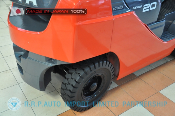 ขายรถโฟล์คลิฟท์มือสอง TOYOTA รุ่น 8FD20-12626 นำเข้าจากประเทศญี่ปุ่น 100\% ไม่เคยใช้งานในไทย