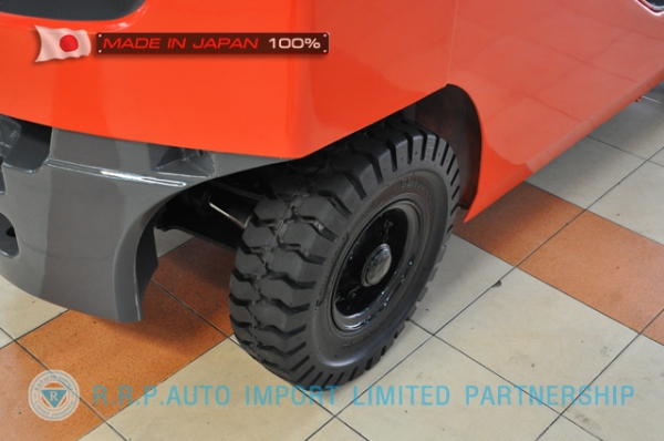 ขายรถโฟล์คลิฟท์มือสอง TOYOTA รุ่น 8FD20-12626 นำเข้าจากประเทศญี่ปุ่น 100\% ไม่เคยใช้งานในไทย