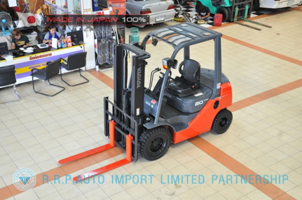 ขายรถโฟล์คลิฟท์มือสอง TOYOTA รุ่น 8FD20-12626 นำเข้าจากประเทศญี่ปุ่น 100\% ไม่เคยใช้งานในไทย