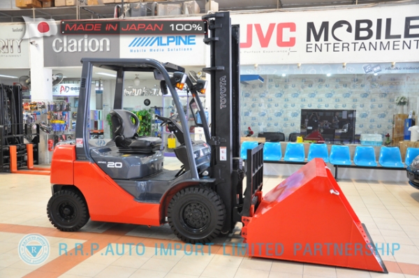 ขายรถโฟล์คลิฟท์มือสอง TOYOTA รุ่น 8FD20-12626 นำเข้าจากประเทศญี่ปุ่น 100\% ไม่เคยใช้งานในไทย