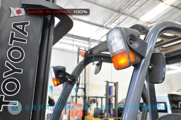 ขายรถโฟล์คลิฟท์มือสอง TOYOTA รุ่น 8FD20-12626 นำเข้าจากประเทศญี่ปุ่น 100\% ไม่เคยใช้งานในไทย