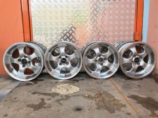 ขายล้อ w work nezart แท้ๆ ญี่ปุ่นปุ่น. 15x7 et 35  4/100