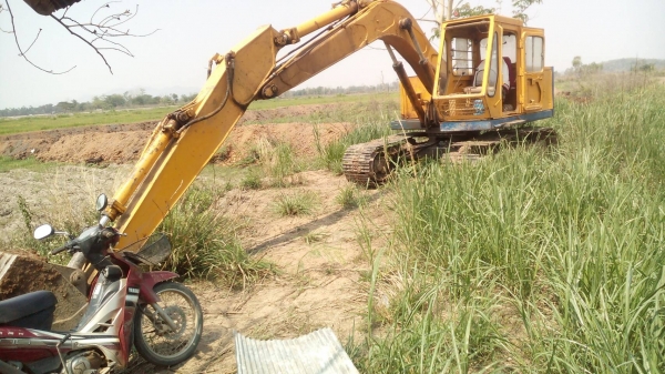 รถขุด KOMATSU PC120-2 บูม อาร์ม พิเศษ รถของท่าน ป้อเลี้ยง เสรี ท่านฝากขาย เพื่อเปลี่ยนมาใช้รุ่น PC60.