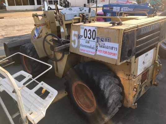 ขายรถตักKomatsu WA-30 สภาพสวยตามสภาพ