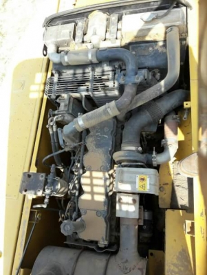KOMATSU PC 200-8