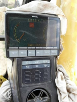 KOMATSU PC 200-8