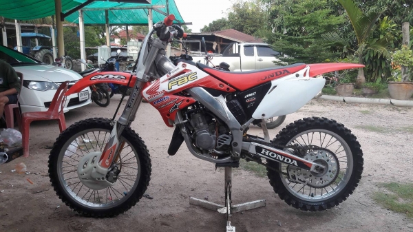 2002 cr125