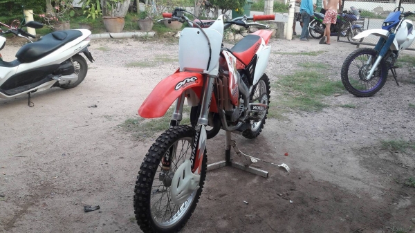 2002 cr125