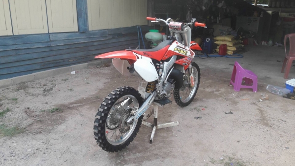 2002 cr125
