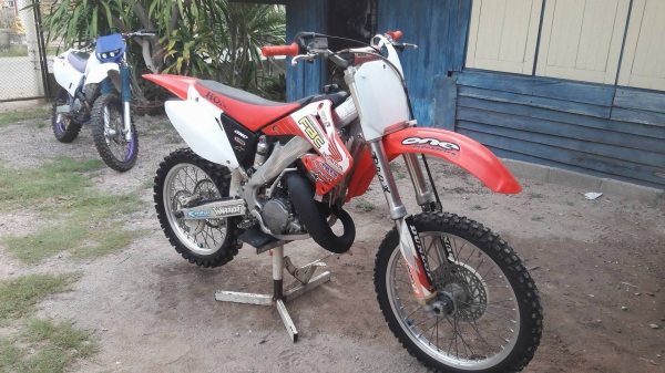 2002 cr125