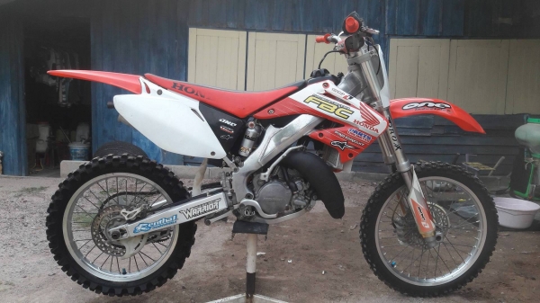 2002 cr125