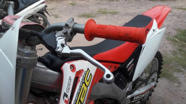 2002 cr125