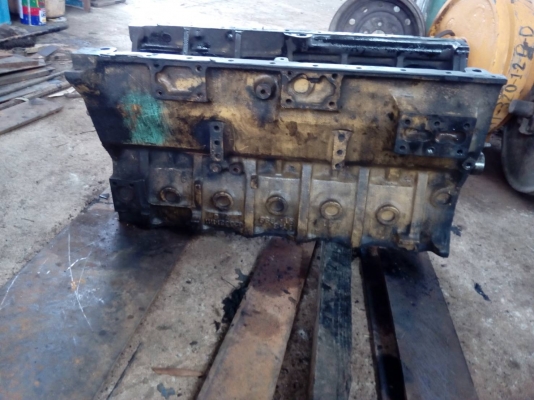 ขายเสื้อสูบรถแมคโค PC-200-5 และ PC-120-5 สภาพสวย 6-D-95-L และ 4-D-95-L   ไม่มีรอยแตกร้าว ขายไม่แพงครับ