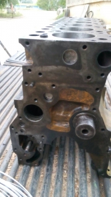 ขายเสื้อสูบรถแมคโค PC-200-5 และ PC-120-5 สภาพสวย 6-D-95-L และ 4-D-95-L   ไม่มีรอยแตกร้าว ขายไม่แพงครับ