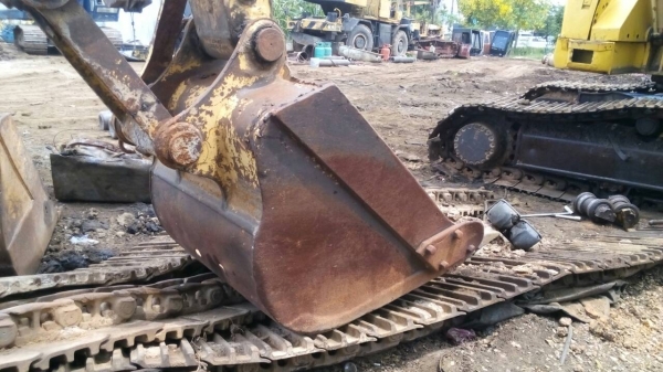 ขายบุ้งกี้เก่าติดรถ  รุ่น-200  2 ลูก  รุ่น-315  1 ลูก ขายตามสภาพ ขายไม่แพงครับ