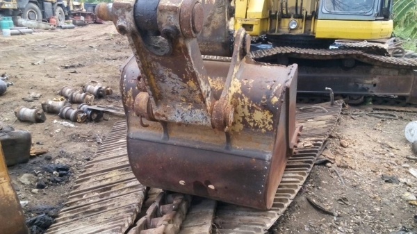 ขายบุ้งกี้เก่าติดรถ  รุ่น-200  2 ลูก  รุ่น-315  1 ลูก ขายตามสภาพ ขายไม่แพงครับ