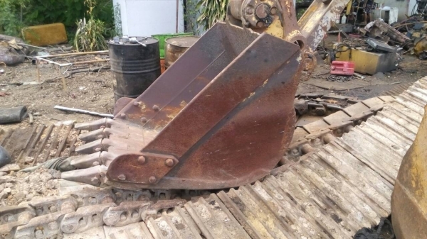 ขายบุ้งกี้เก่าติดรถ  รุ่น-200  2 ลูก  รุ่น-315  1 ลูก ขายตามสภาพ ขายไม่แพงครับ