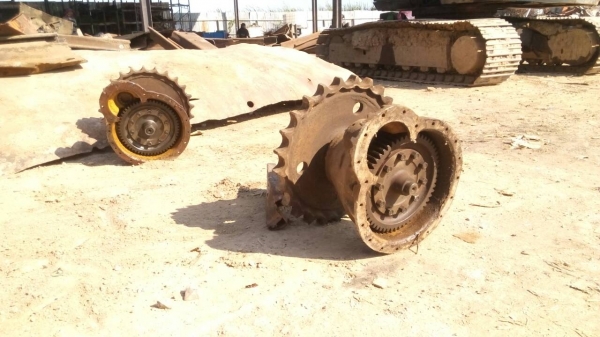 ขายชุดเฟือง รถแทรกเตอร์ CAT-D-3-C ขายไม่แพงครับ